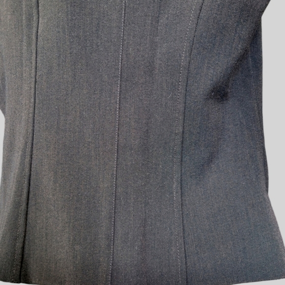 Hiroko brown west V-neckline fitted 3-button closure tabbed pockets lined 18 - Picture 9 of 14